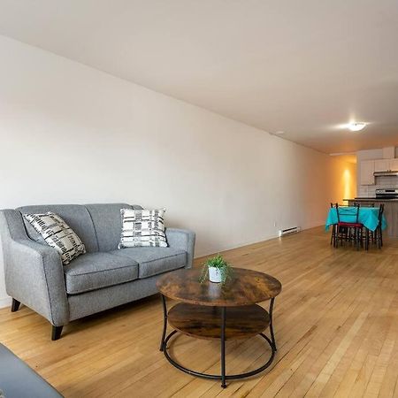 Lovely Rental Unit With Balcony~ Autoroute 40 蒙特利尔 外观 照片