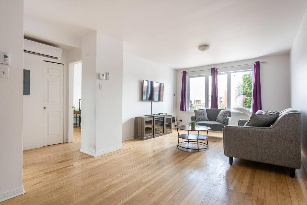 Lovely Rental Unit With Balcony~ Autoroute 40 蒙特利尔 外观 照片