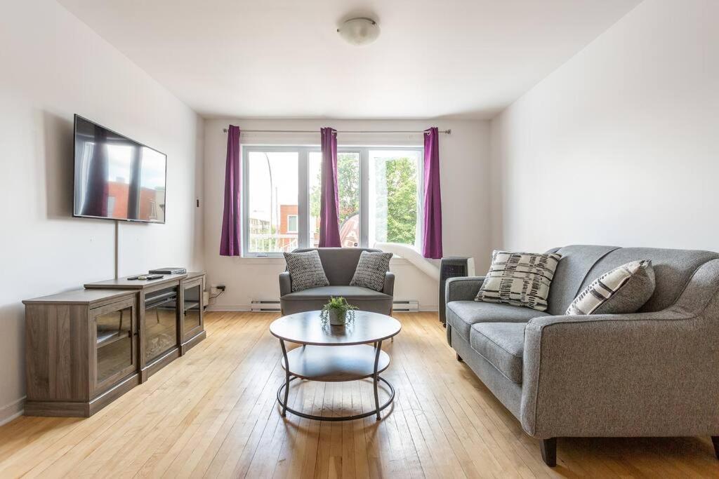 Lovely Rental Unit With Balcony~ Autoroute 40 蒙特利尔 外观 照片